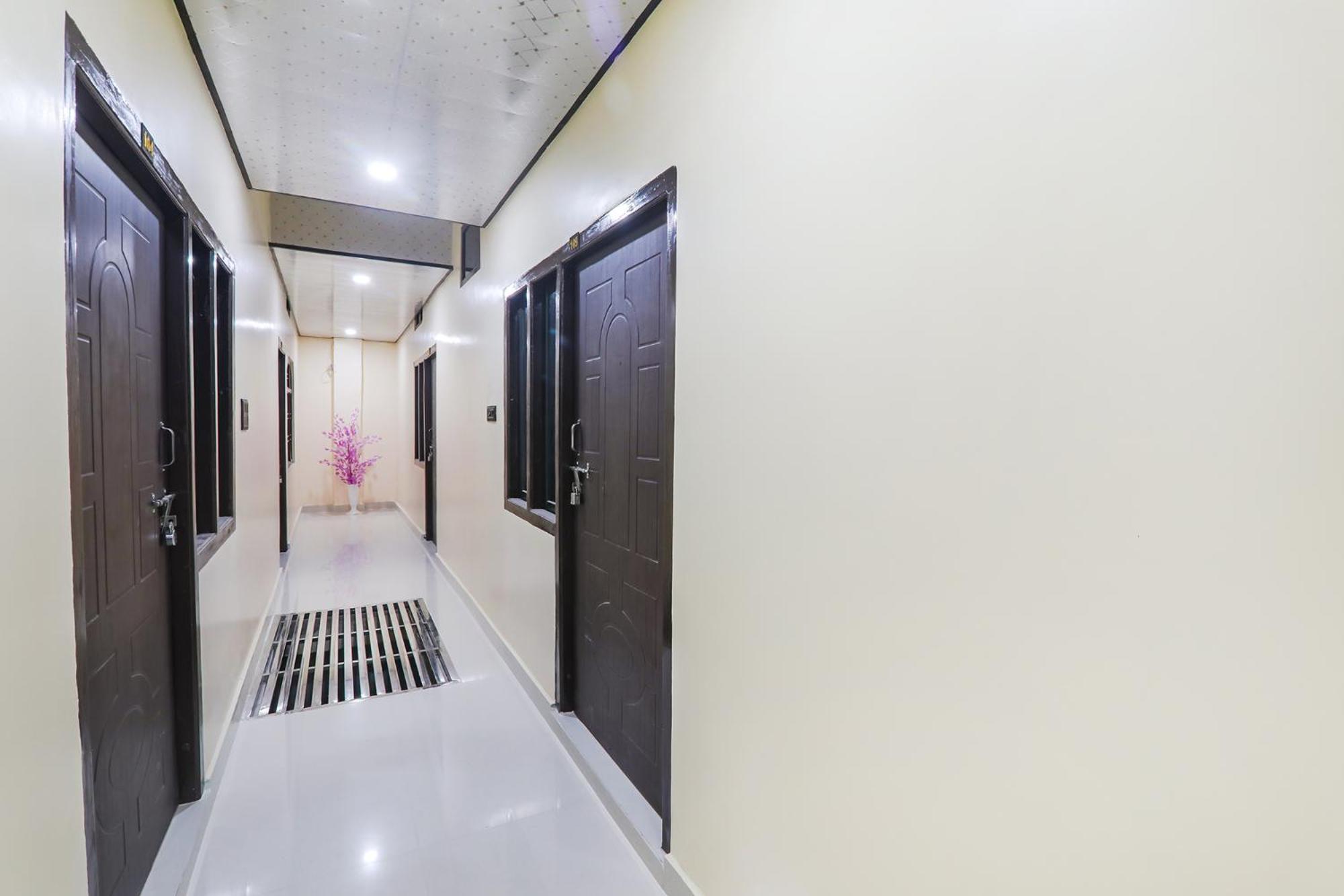 Fabexpress Awadh Inn - 400M From Shri Ram Janam Bhumi Ayodhya Exterior foto