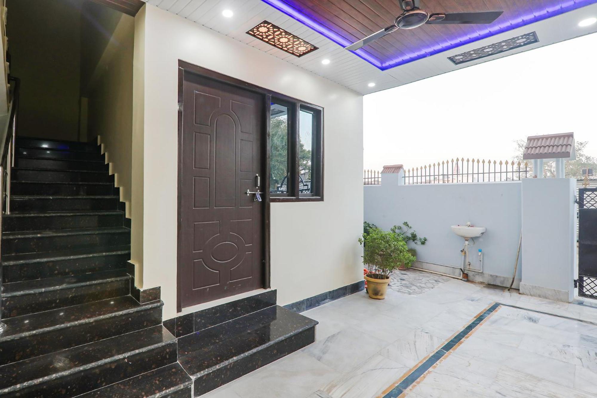 Fabexpress Awadh Inn - 400M From Shri Ram Janam Bhumi Ayodhya Exterior foto