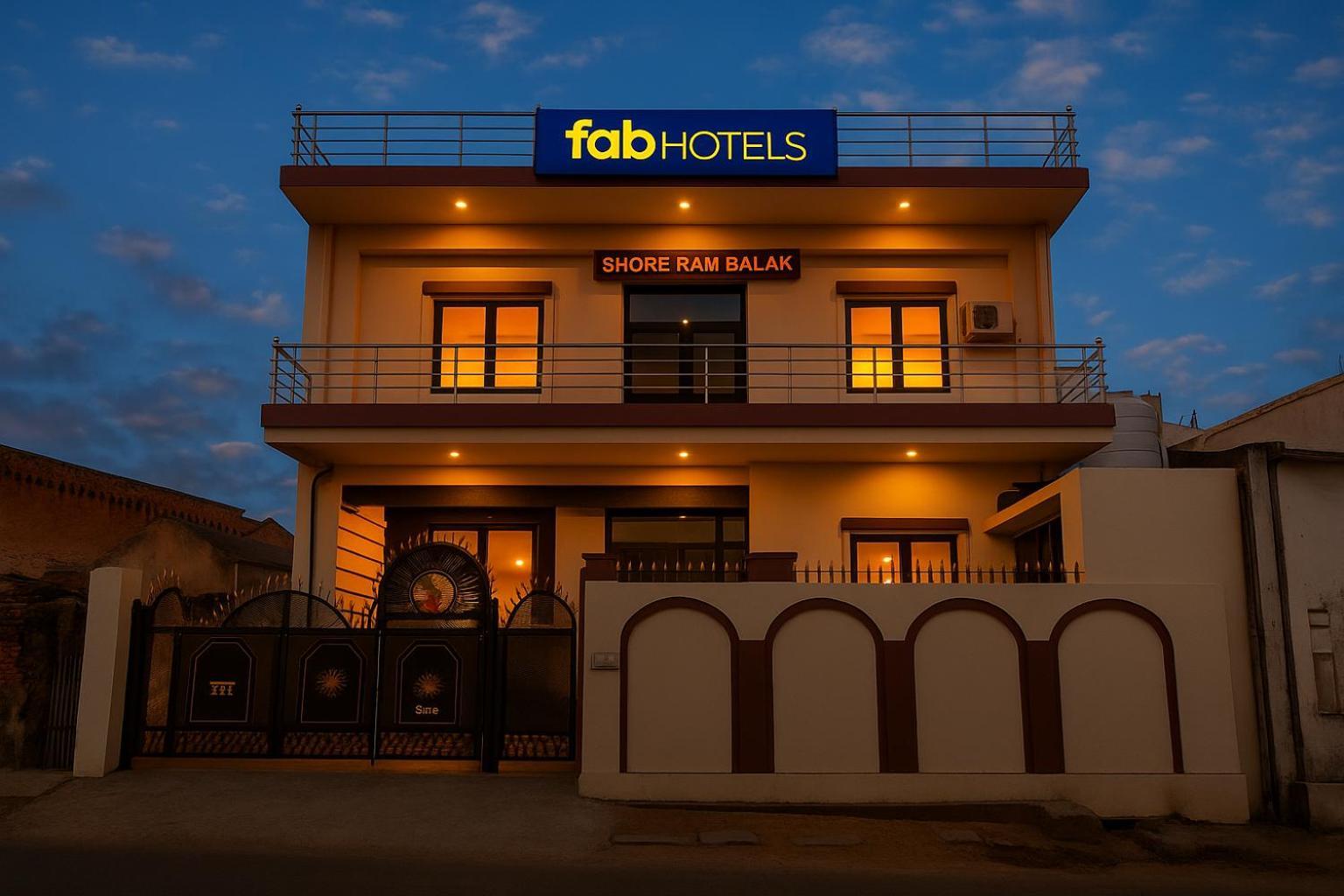 Fabexpress Awadh Inn - 400M From Shri Ram Janam Bhumi Ayodhya Exterior foto